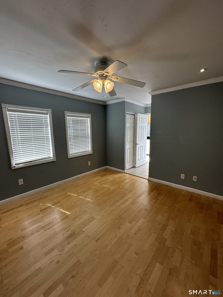 73 Midway Oval - Photo 2