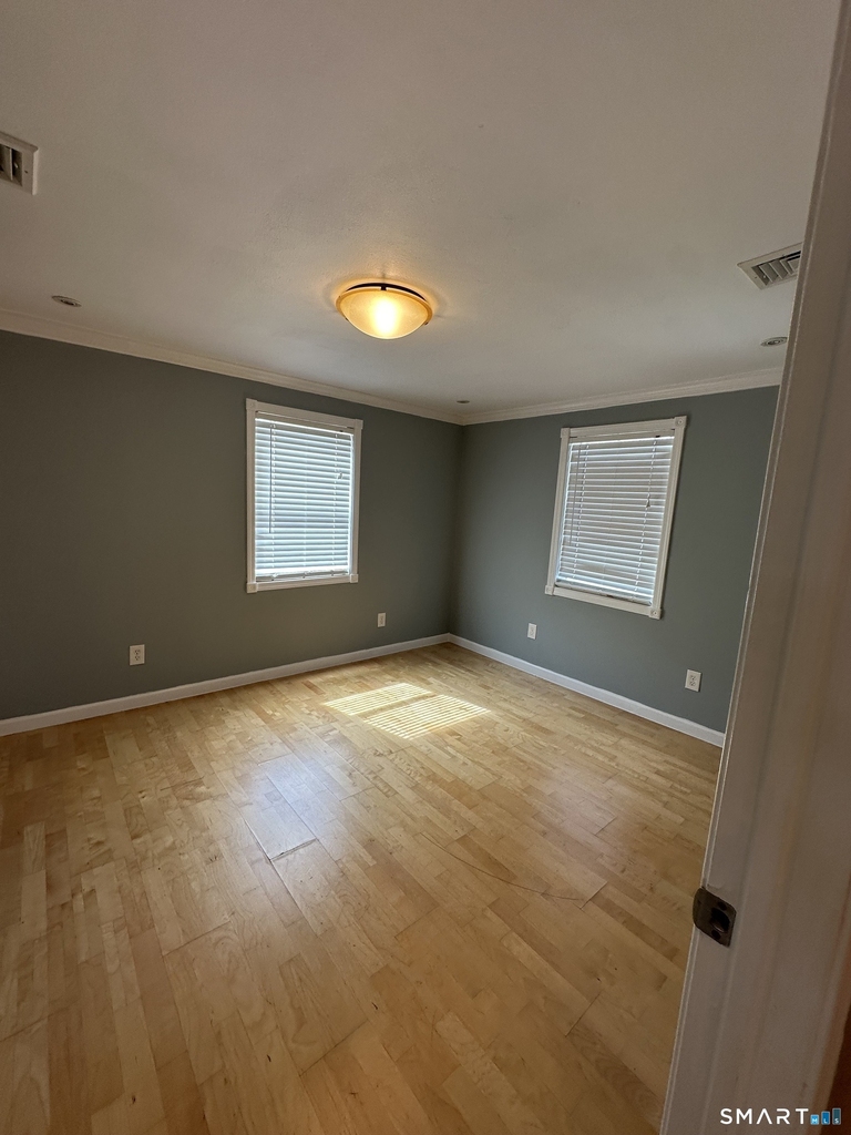 73 Midway Oval - Photo 6