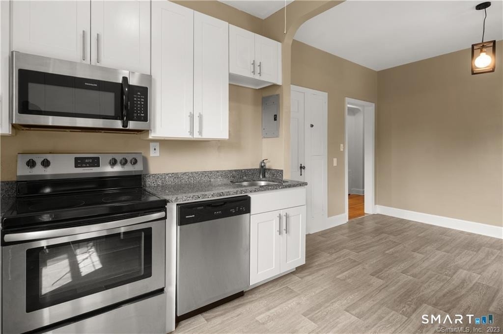 684 Farmington Avenue - Photo 15