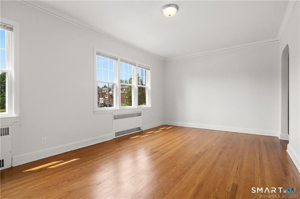 684 Farmington Avenue - Photo 7