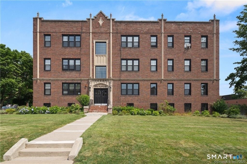 684 Farmington Avenue - Photo 0