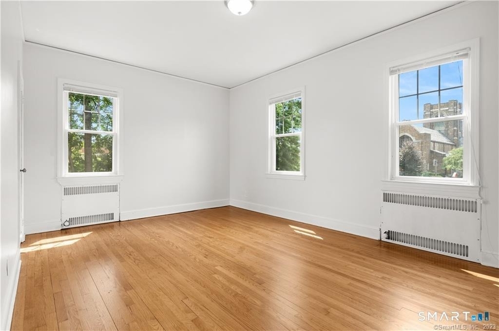 684 Farmington Avenue - Photo 17