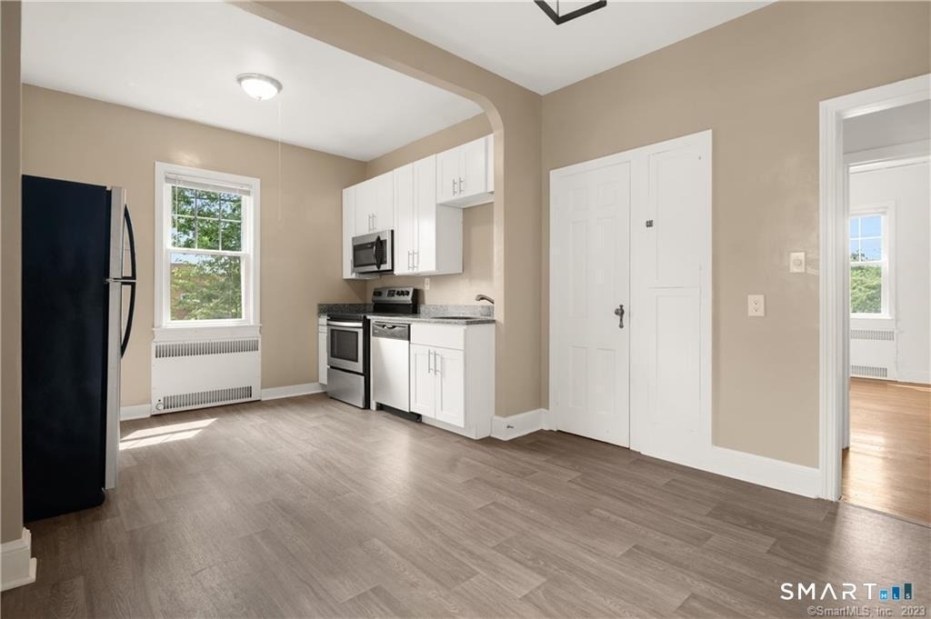 684 Farmington Avenue - Photo 11