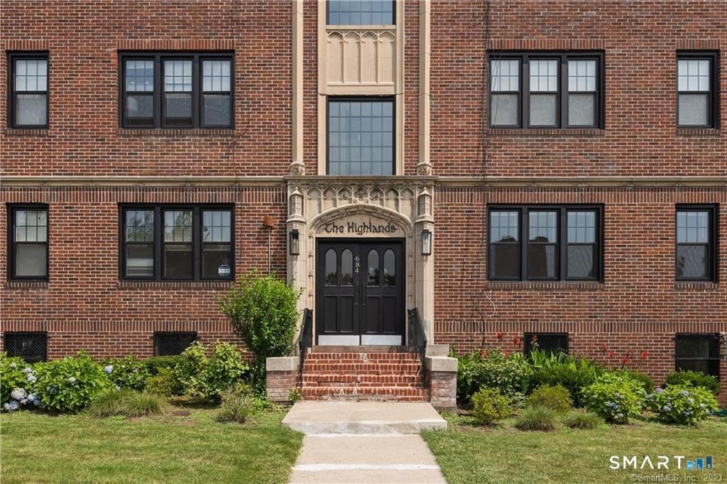 684 Farmington Avenue - Photo 1