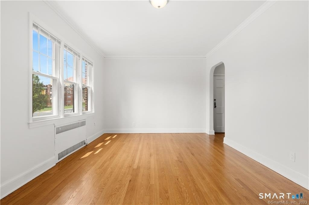 684 Farmington Avenue - Photo 8
