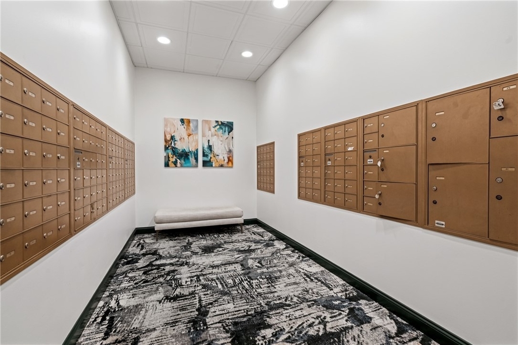 112 Washington Pl - Photo 5