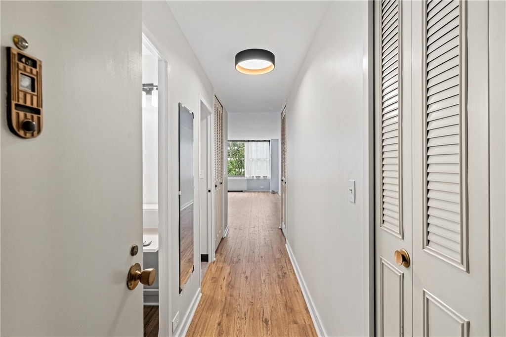 112 Washington Pl - Photo 4