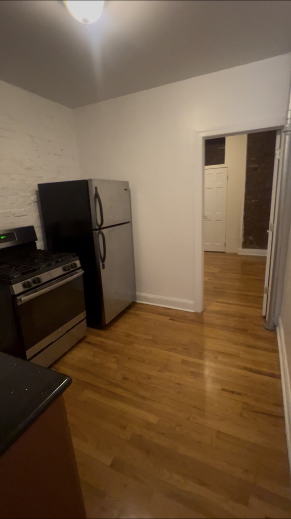 East 12th Street - Photo 11