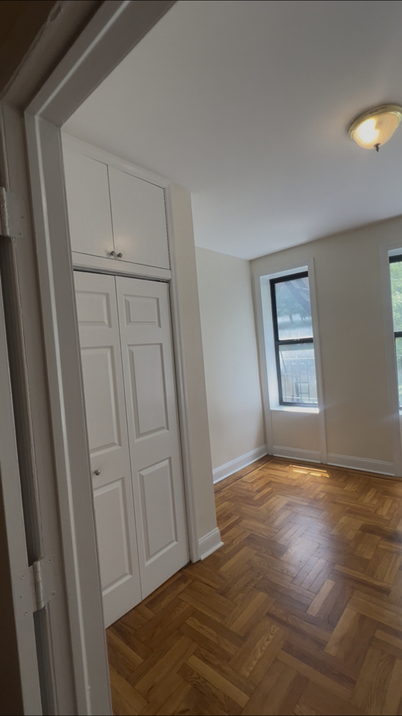 East 12th Street - Photo 1