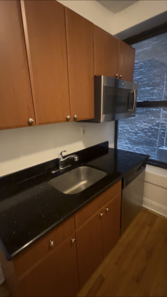 East 12th Street - Photo 10