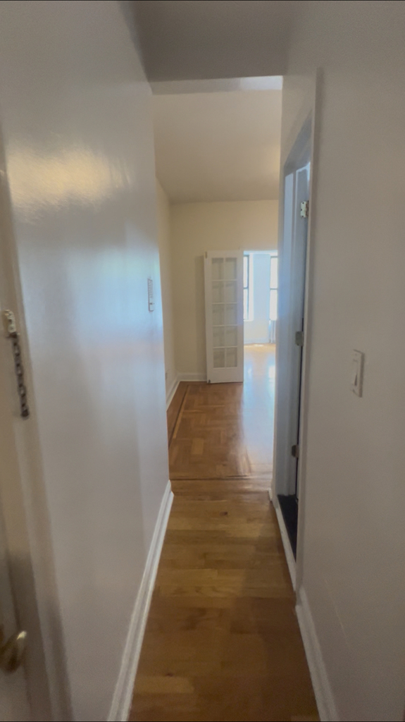 East 12th Street - Photo 9