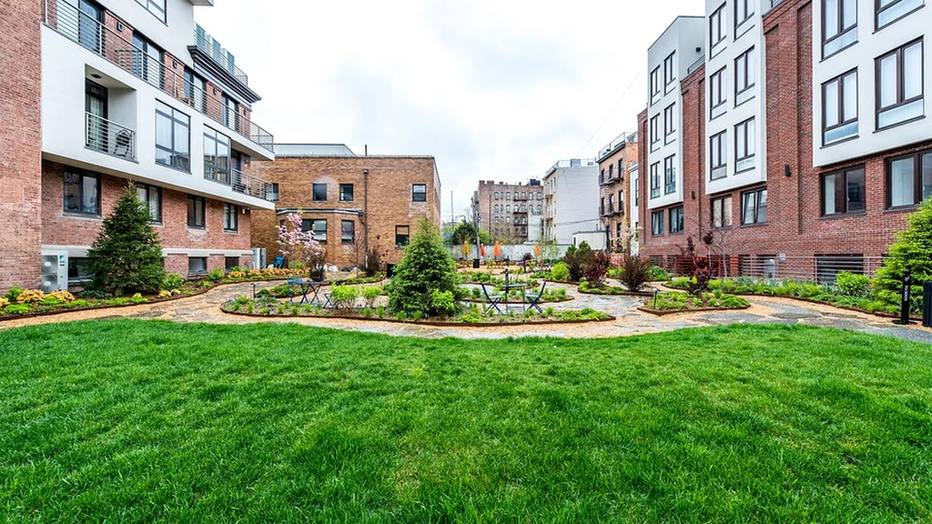 72 Maujer Street - Photo 10