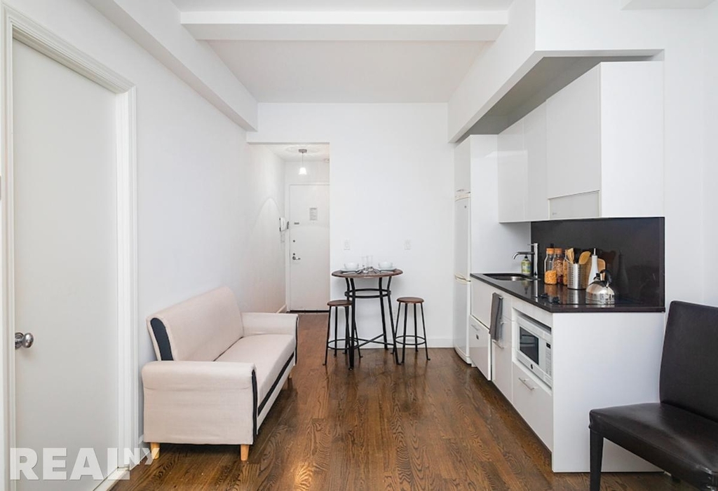 West 91st Street - Photo 1