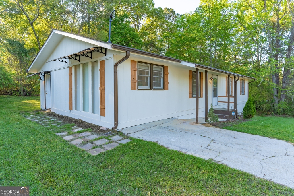 2290 Pinetree Lane Ne - Photo 2