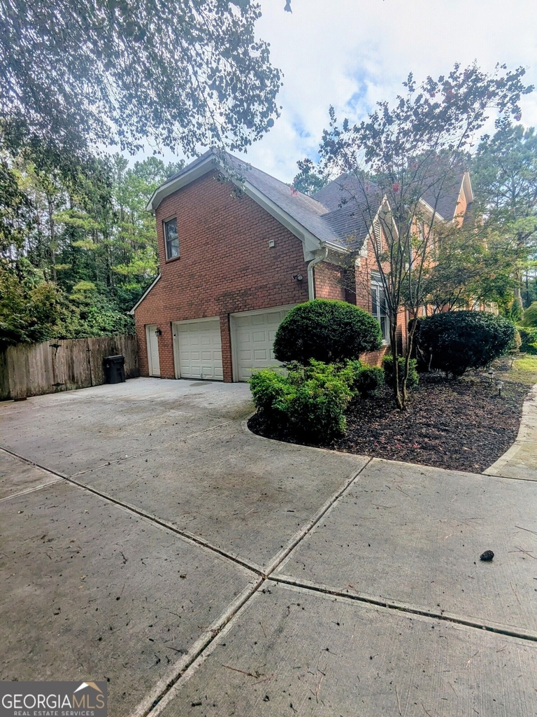305 Windsor Place - Photo 41