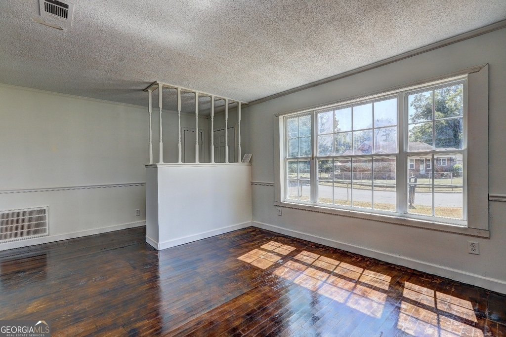 509 Lynmore Circle - Photo 1