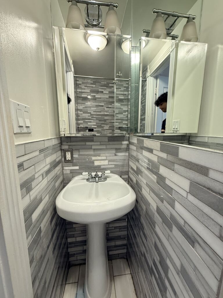  - Photo 6