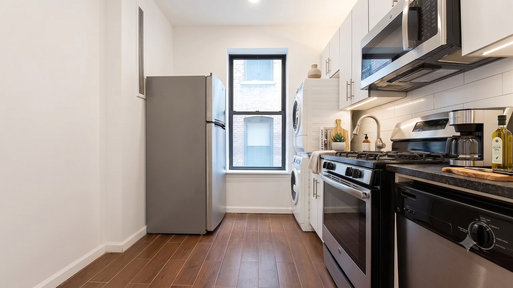 186 Claremont Avenue - Photo 7