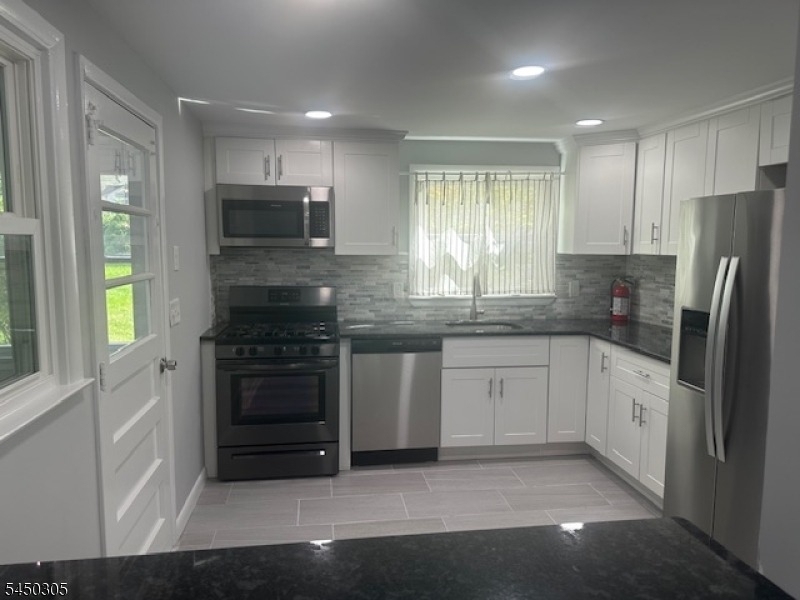 1 Hillairy Ct - Photo 5