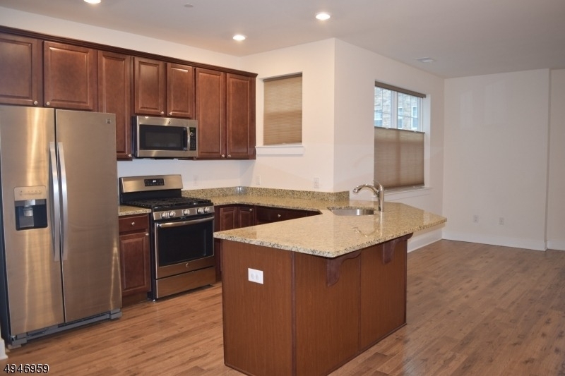 229 Parkview Ln - Photo 1