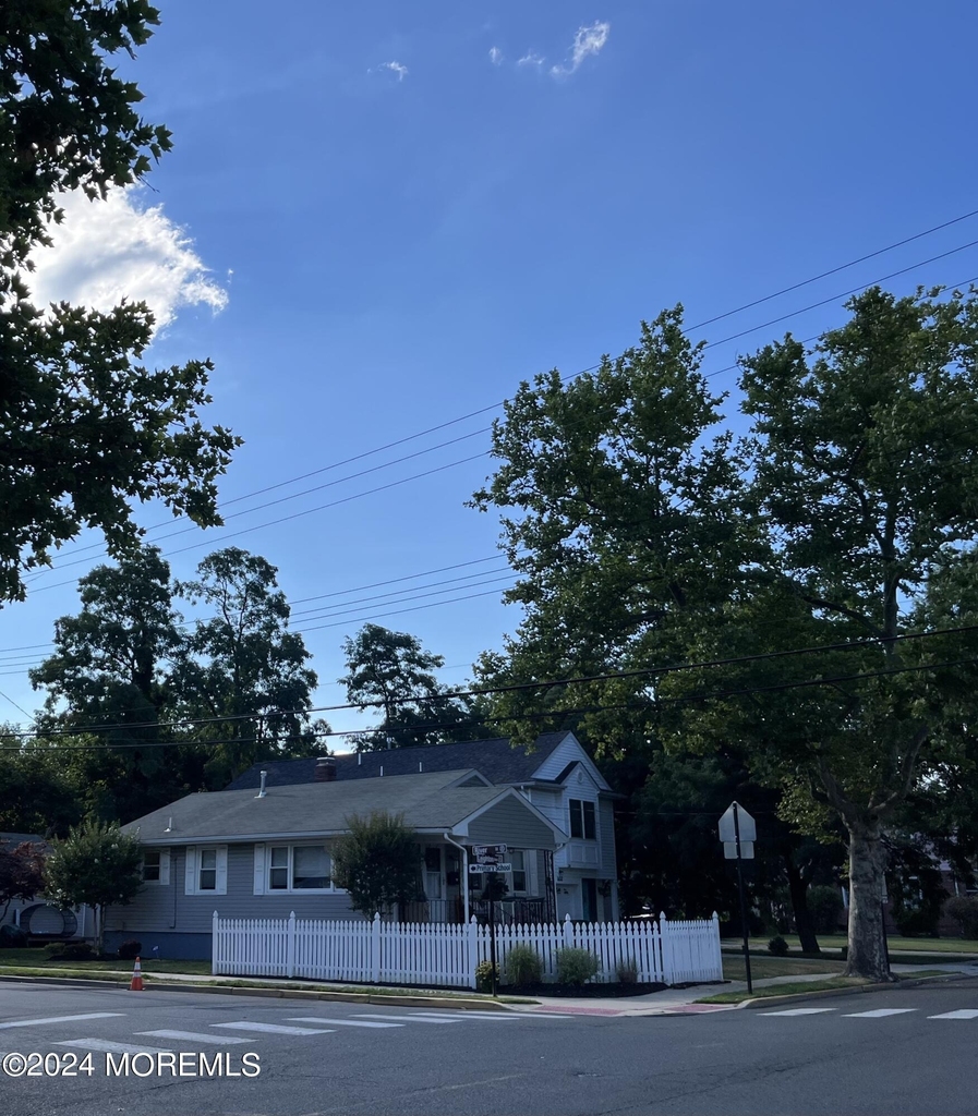106 Leighton Avenue - Photo 1