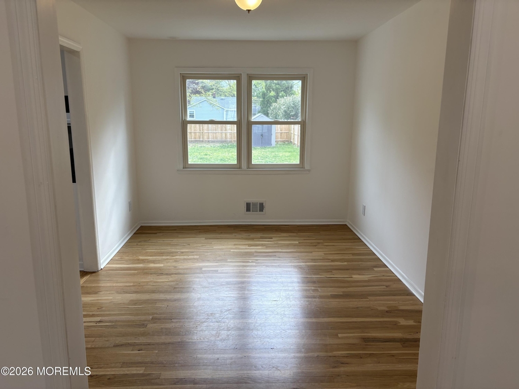 19 Lennox Avenue - Photo 4