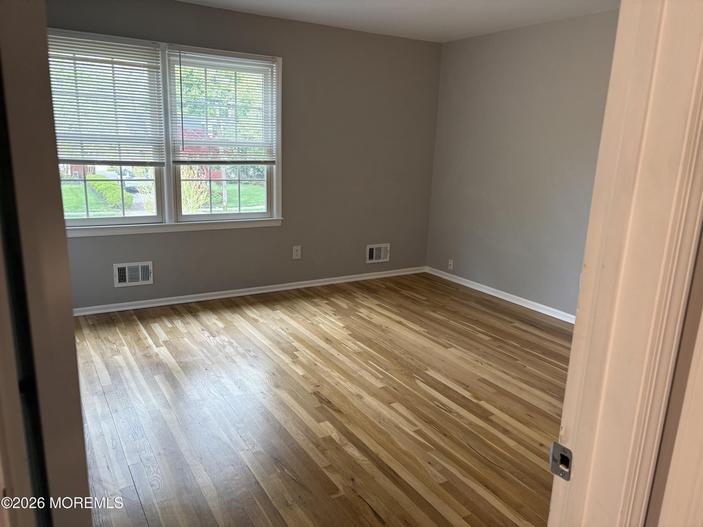 19 Lennox Avenue - Photo 7