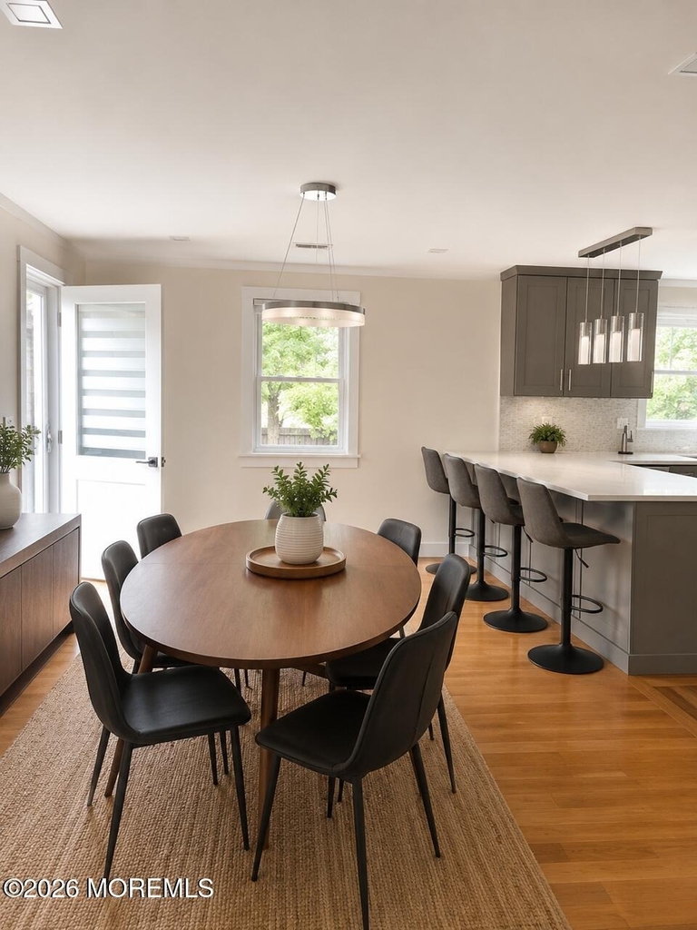 224 Colonial Avenue - Photo 2