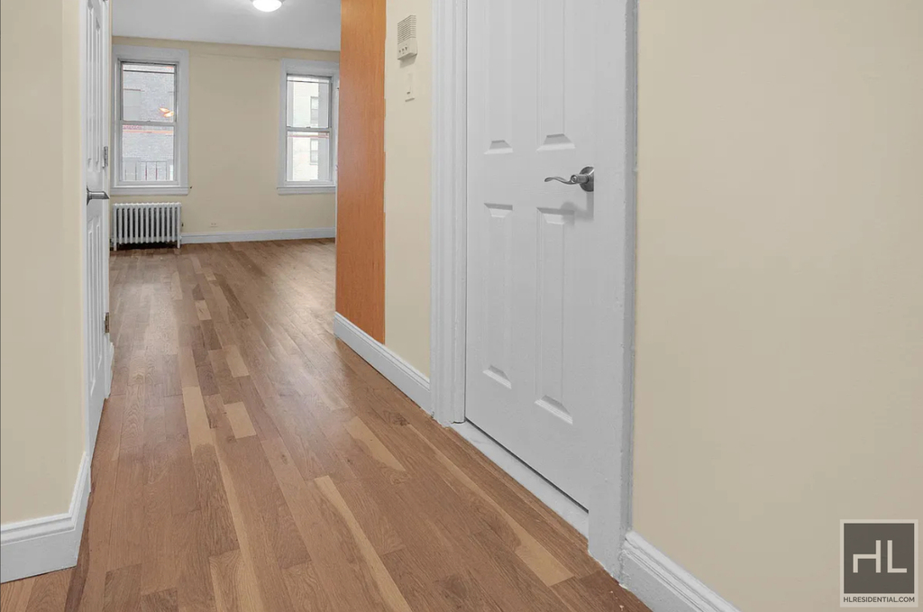 East 89 Street - Photo 1