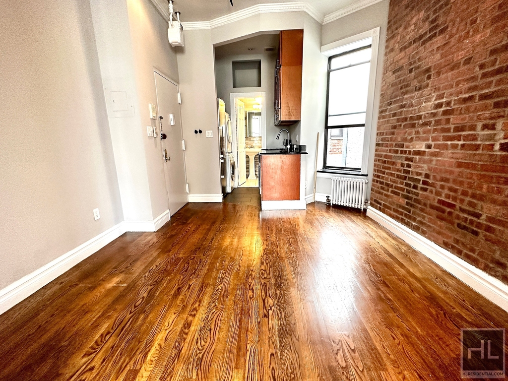 Mott Street - Photo 2