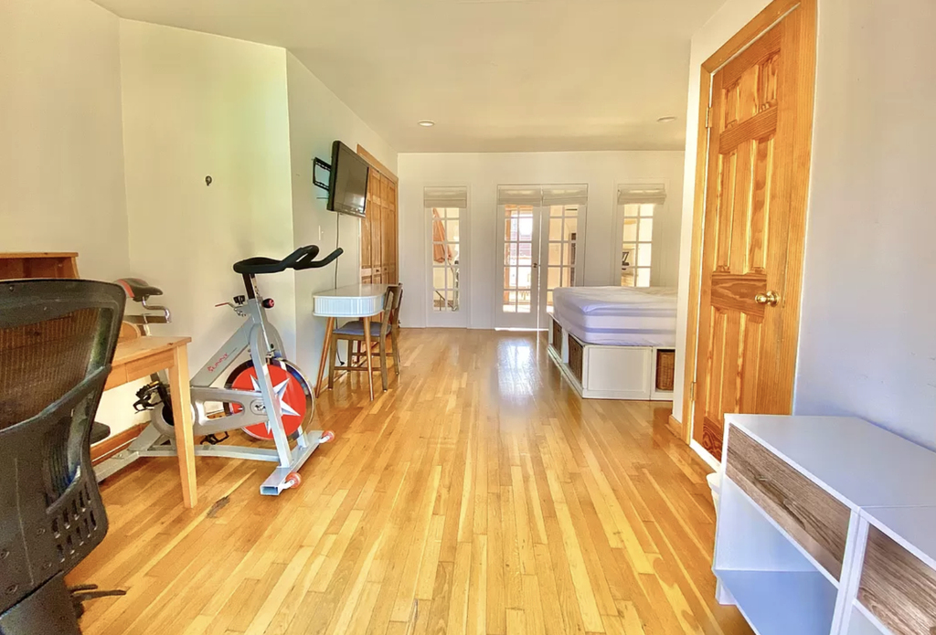 West 85th Street - Photo 1