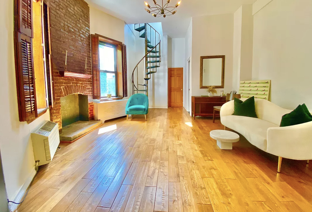 West 85th Street - Photo 0