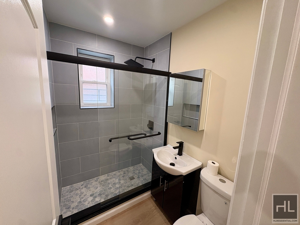 Sedgwick Avenue - Photo 1