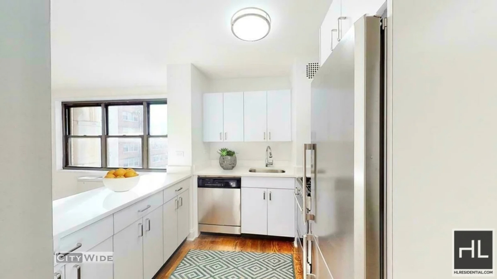 5 Avenue - Photo 1