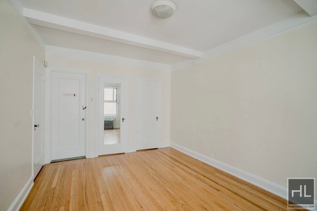 East 68 Street - Photo 0