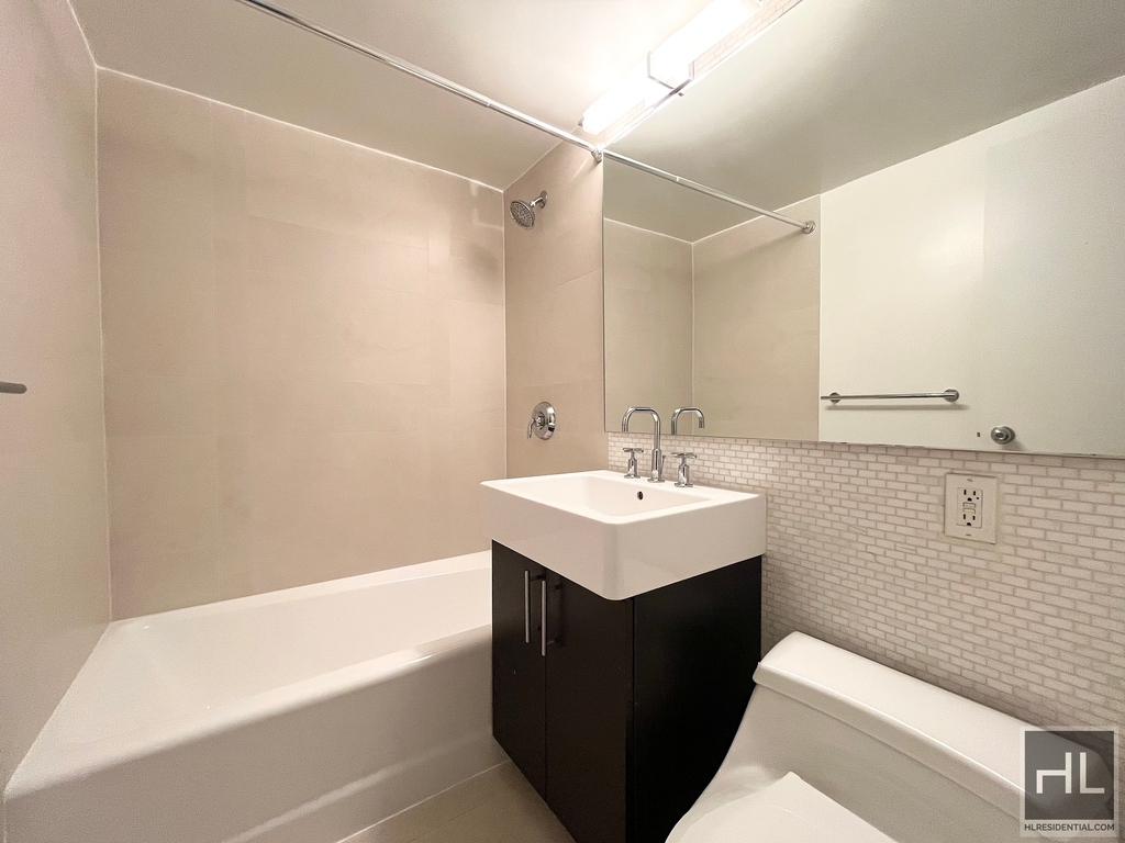 East 63 Street - Photo 3