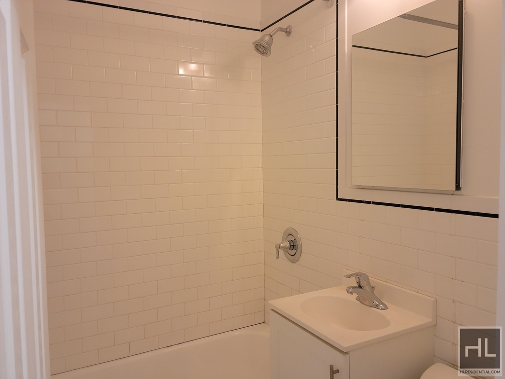 East 89 Street - Photo 4