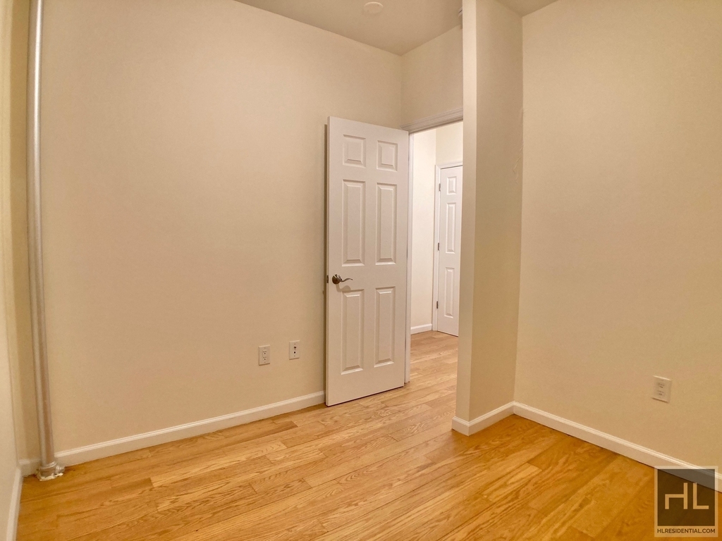 East 89 Street - Photo 0