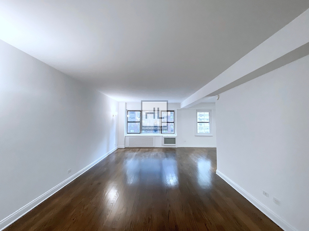 East 57th Street - Photo 0
