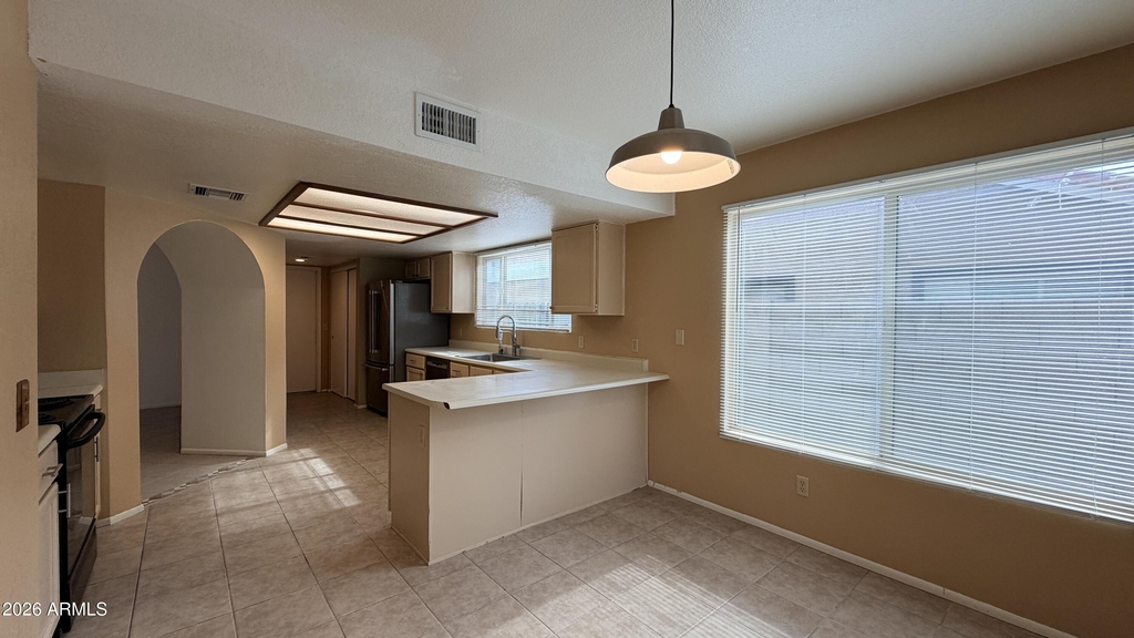 1559 E Whitten Street - Photo 5