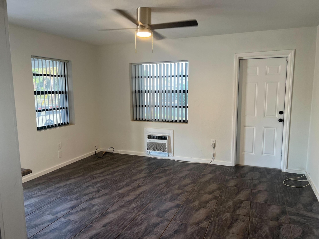 1202 S M Street - Photo 3