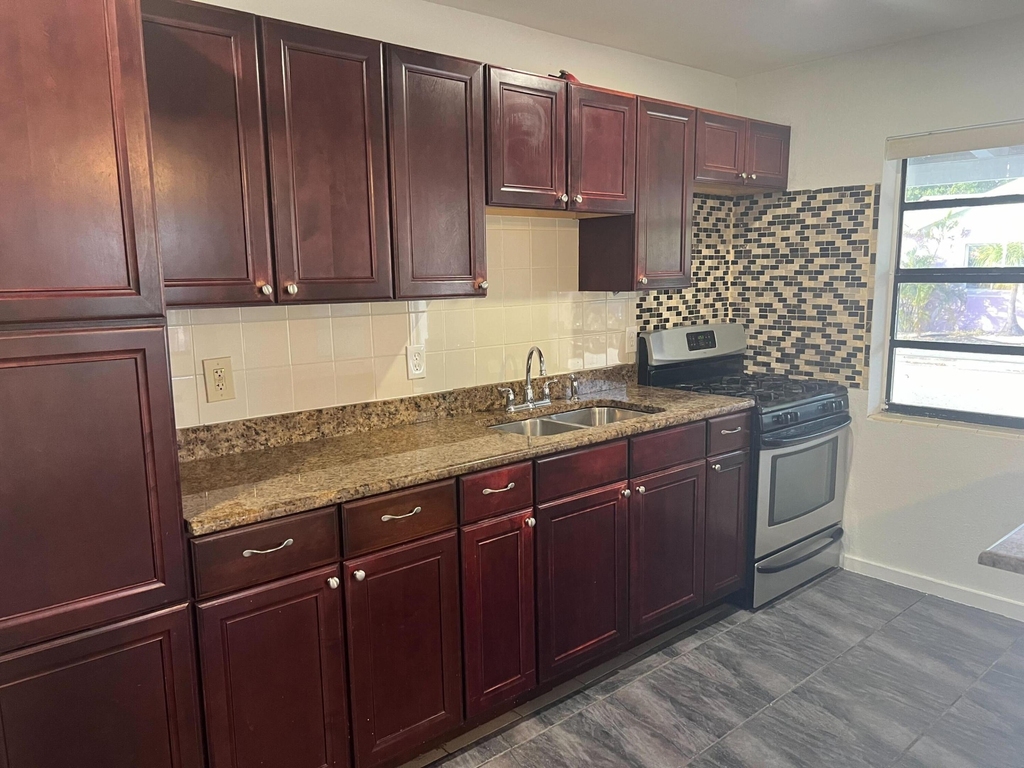 1202 S M Street - Photo 4