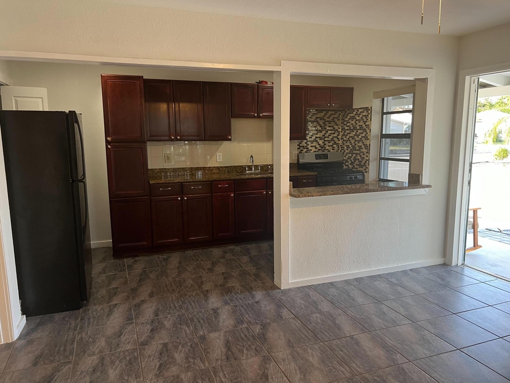 1202 S M Street - Photo 5
