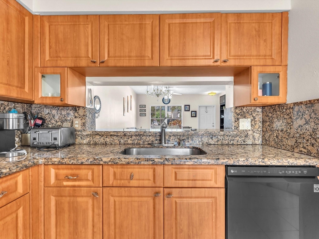 9850 Nw 57th Manor - Photo 12