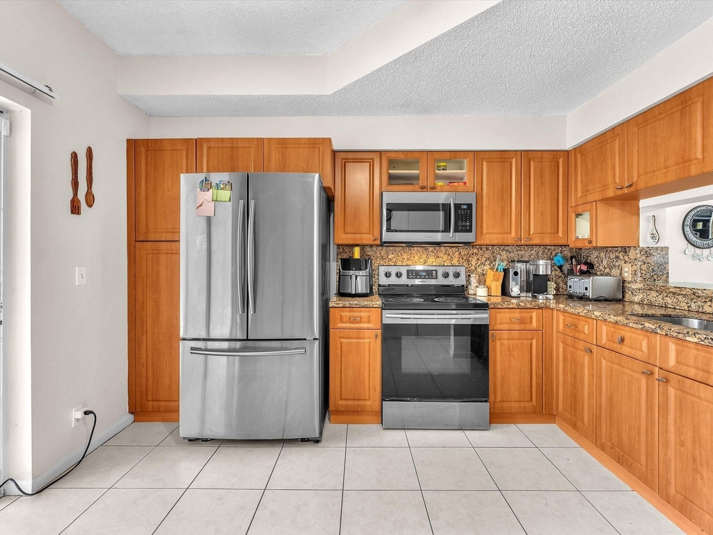 9850 Nw 57th Manor - Photo 9