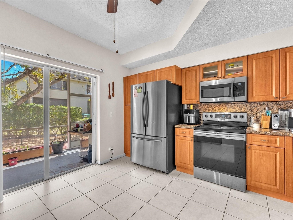 9850 Nw 57th Manor - Photo 13
