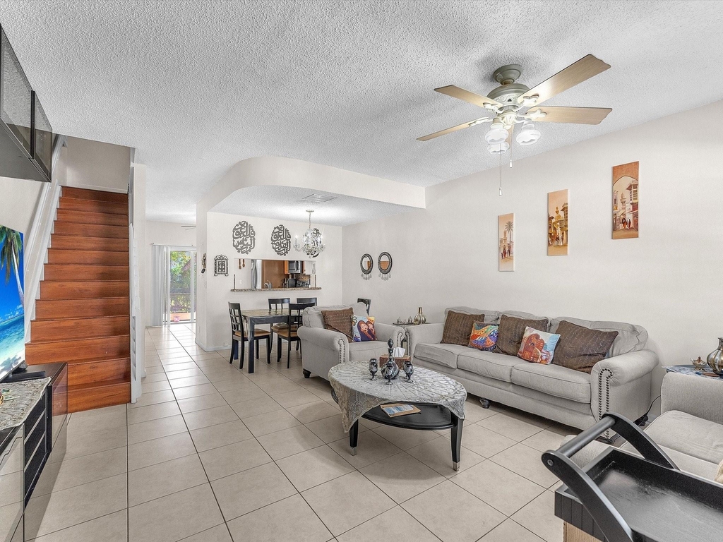 9850 Nw 57th Manor - Photo 4