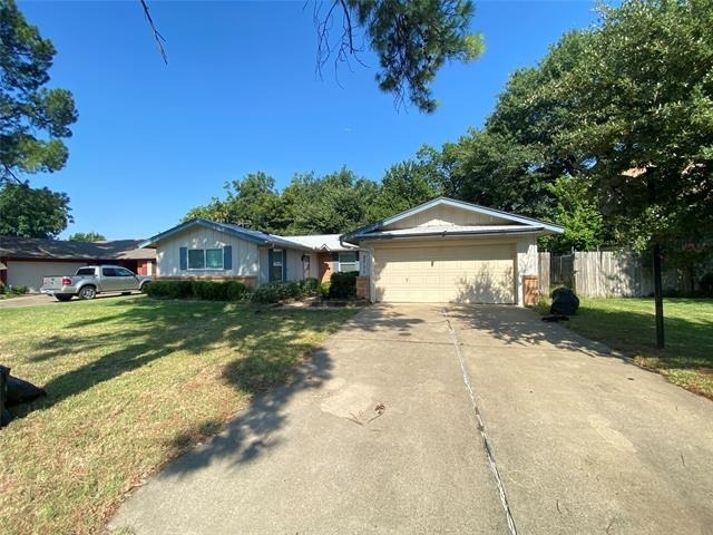 2711 Olympia Drive - Photo 1