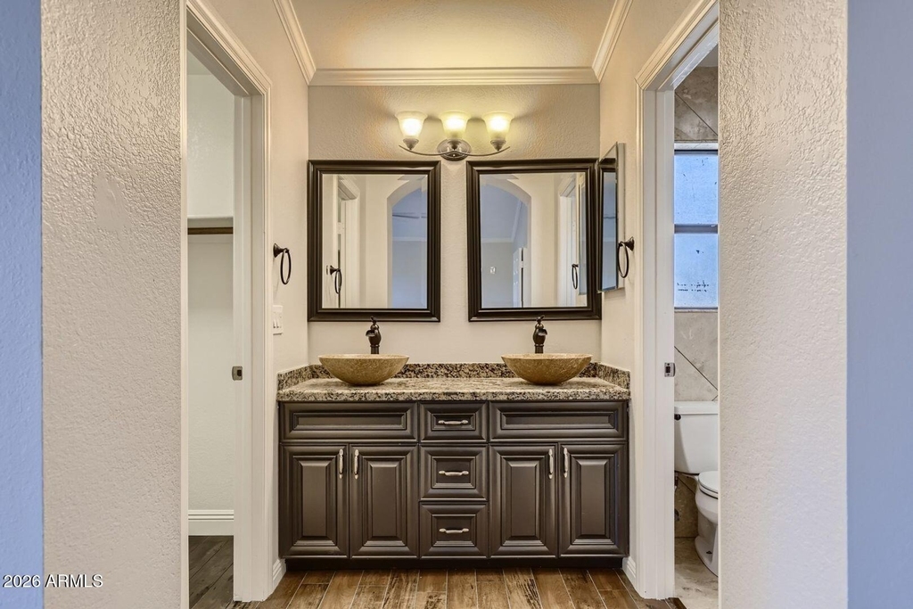 8834 W Willowbrook Drive - Photo 7