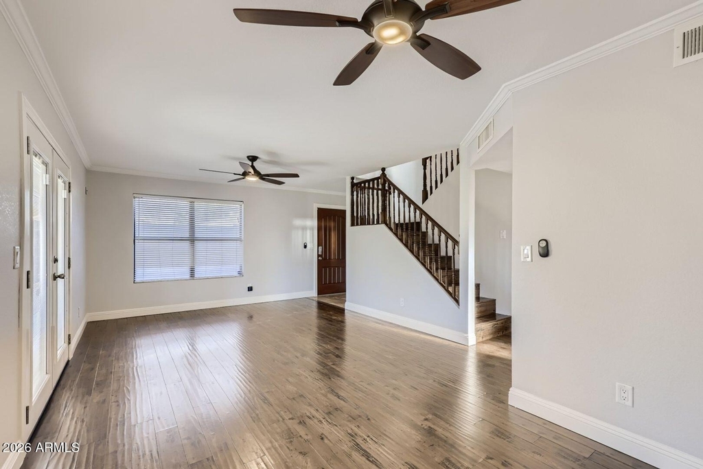 8834 W Willowbrook Drive - Photo 2